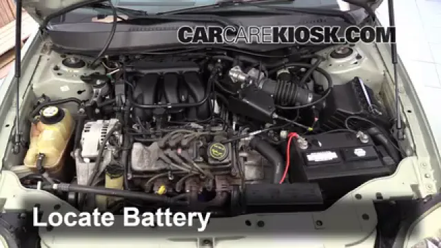 2005 Mercury Sable GS 3.0L V6 Sedan Batterie Changement